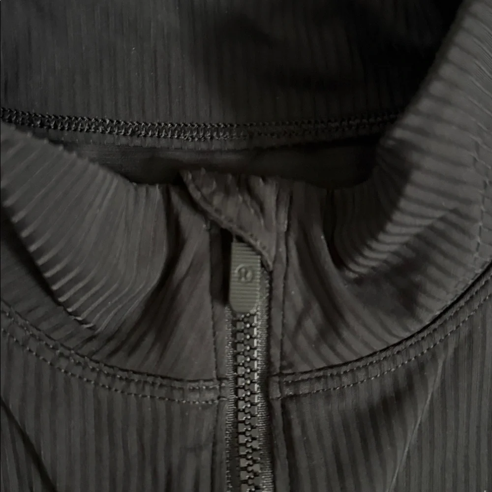 Lululemon Rib Zip-Front Cropped Run Tank Top in Black